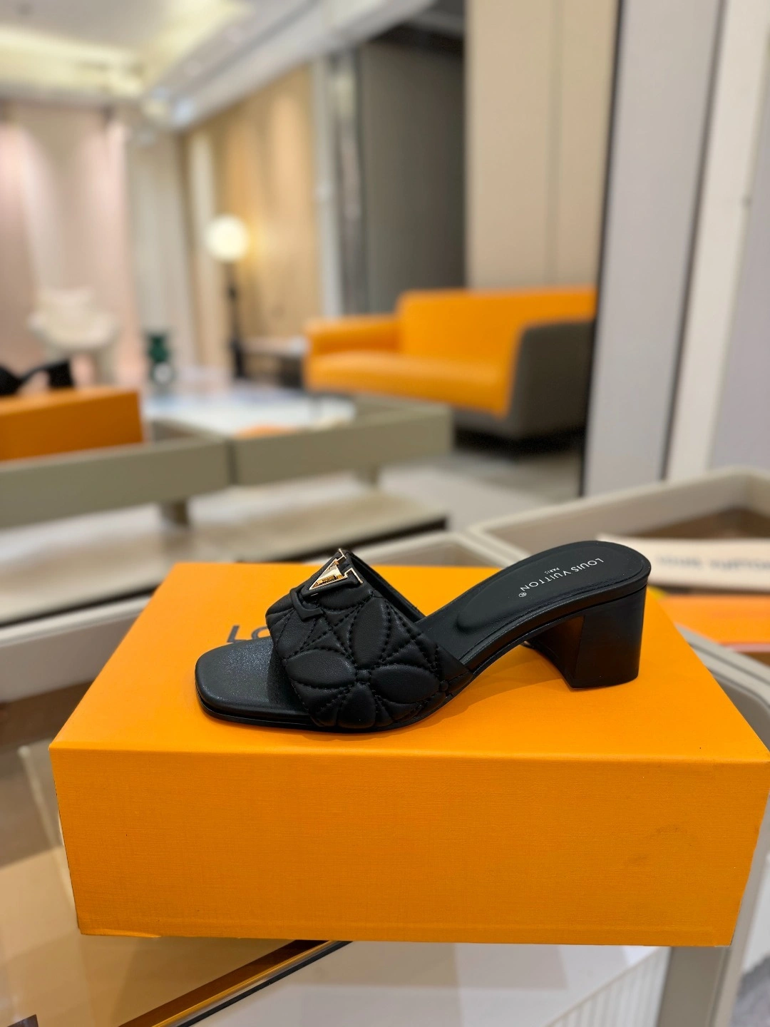 COCO-- 8V 1ADCV2 goatskin Heel height：5.5CM item:E-X158D4133